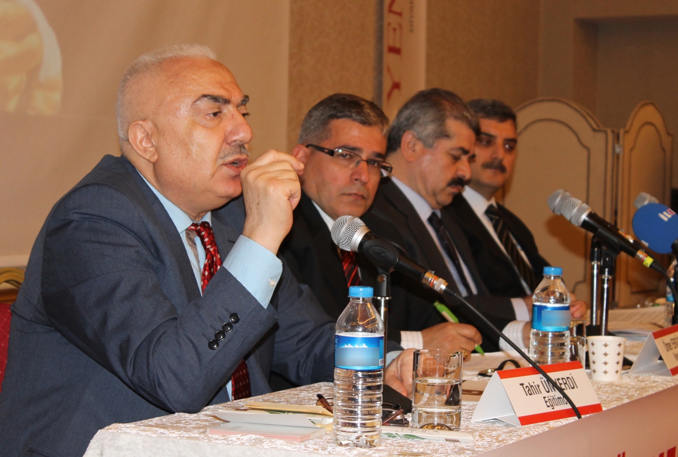 “Derin devletin en büyük arzusu, dindarları birbiriyle çatıştırmaktır” “Derin devletin en büyük arzusu, dindarları birbiriyle çatıştırmaktır”